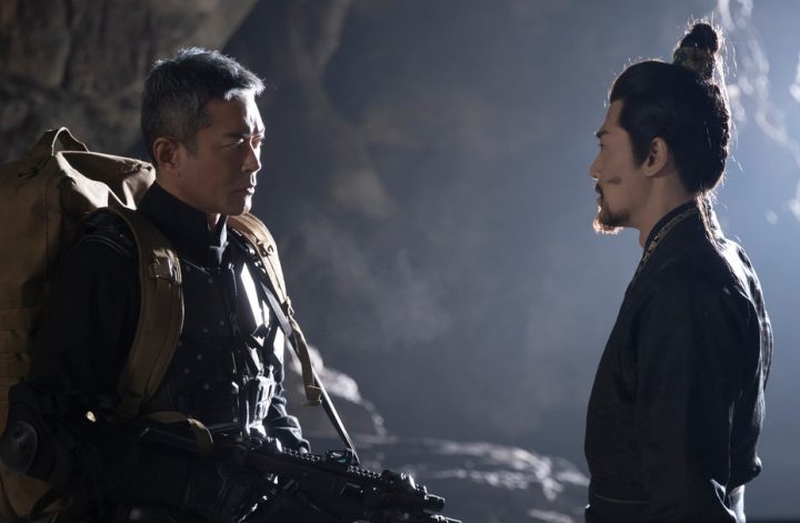 項少龍（古天樂飾演）救援在森林中走散的秦王（林峯飾演）。