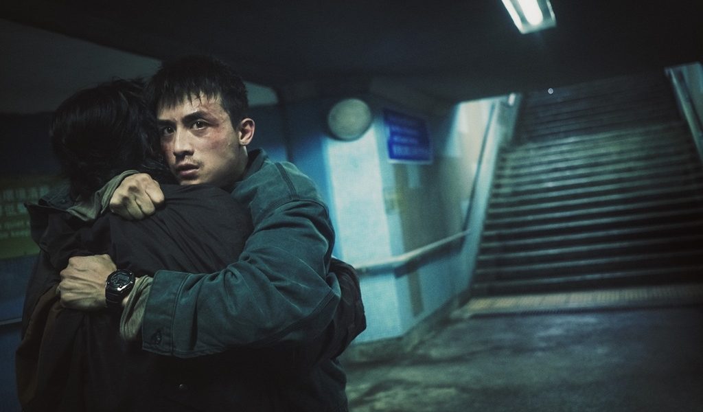 暉仔（Anson Kong 飾演）在地下道告訴 Ike（ANSONBEAN 飾演），有人罵他「死基佬」就要還手。